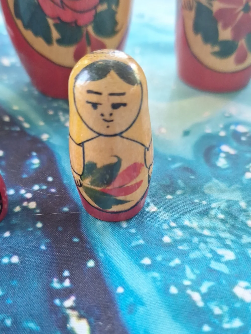 Set Of 6Traditional Wooden Matryoshka Nesting Dolls - Yellow & Red